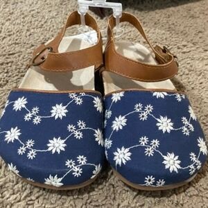 NWT Old Navy‎ Kids clog sandals